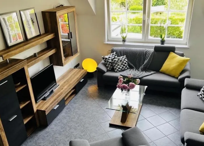 Modernes Sauerblick Nyaraló Langsur